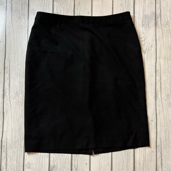 LOFT Dresses & Skirts - Ann Taylor Loft size 6 small black pencil skirt for work business